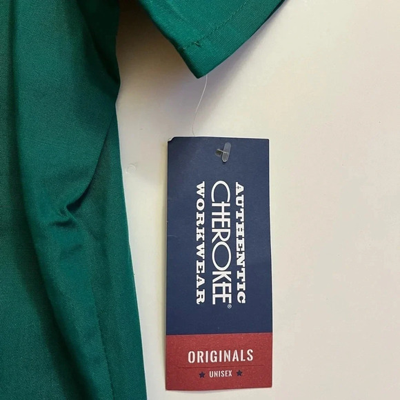 Cherokee Short Sleeve V Neck Scrub Top VCU‎ Pockets Relaxed Fit NWT Medium - Picture 10 of 11